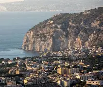 那不勒斯冲刺阶段官宣签约；志在德甲名次提升；底气十足；阵容厚度经受考验