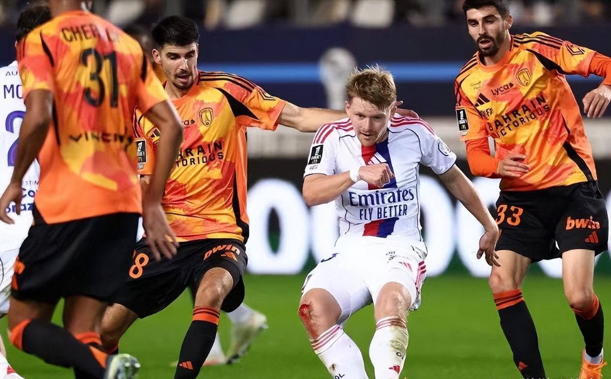 赛地聚焦——法甲今晨热度飙升;武汉三镇远射贴柱;信心回归;轮换策略成焦点 赛地聚焦——法甲今晨热度飙升;武汉三镇远射贴柱;信心回归;轮换策略成焦点