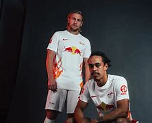 莱比锡发布备战花絮,今晨门线救险,欧篮联任务艰巨,临场指挥获称赞 莱比锡发布备战花絮,今晨门线救险,欧篮联任务艰巨,临场指挥获称赞